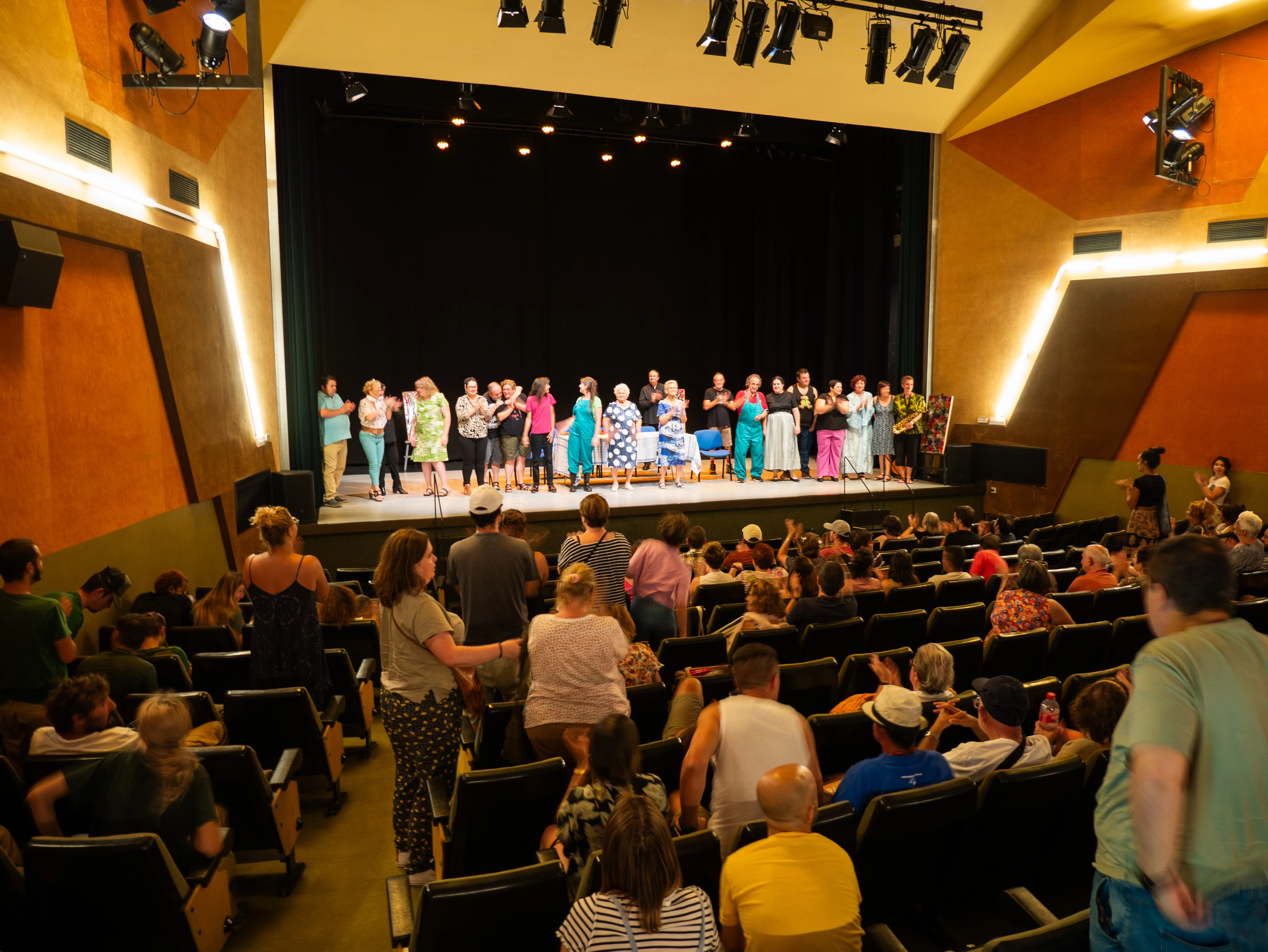 Estepa Teatre estrena "El Sant Sopar dels Ocults" dedicat a "totes les persones que fan possible que els invisibles tenguin un foc on llevar-se el fred d’aquest món"