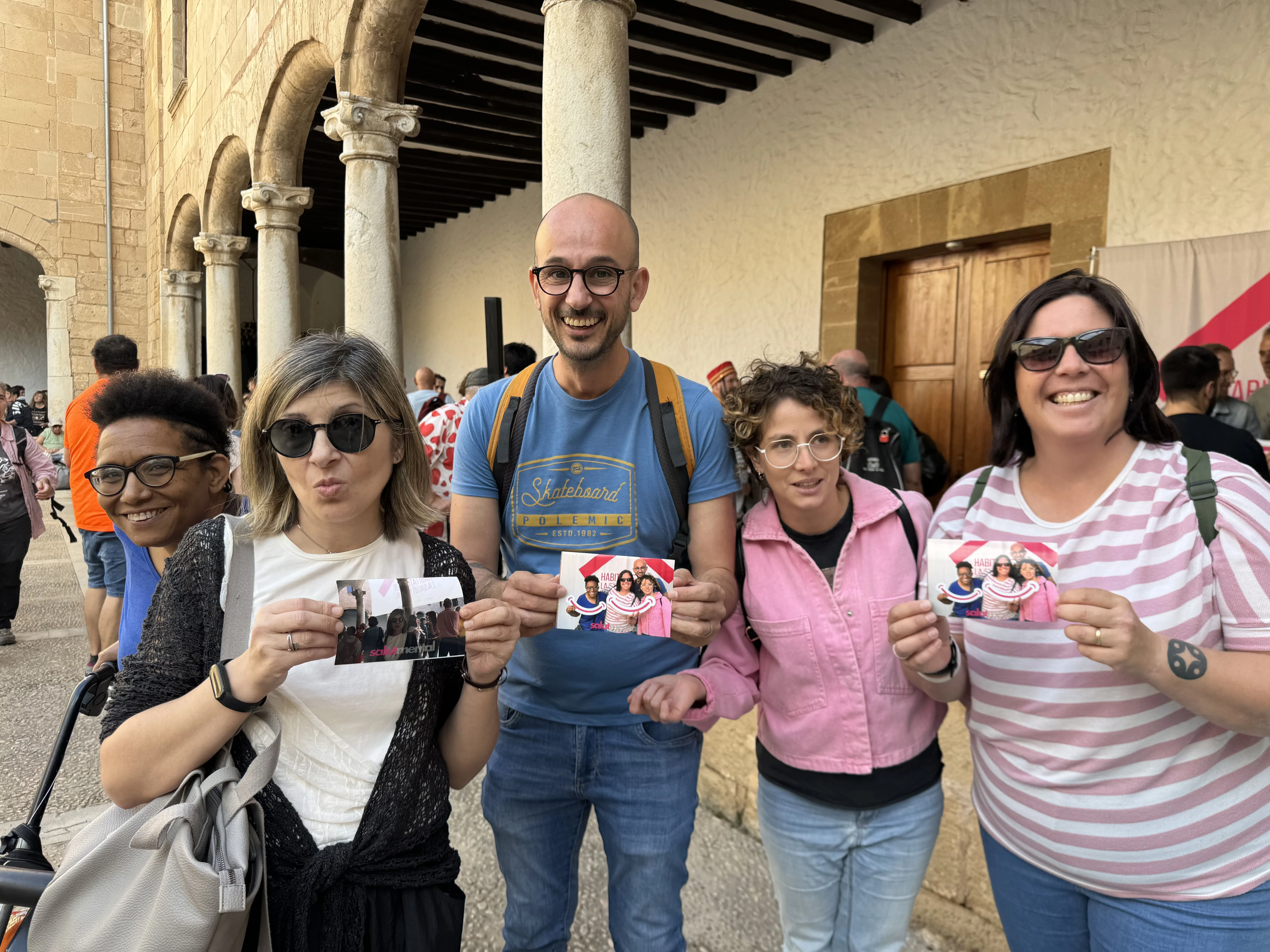 Més de 500 persones reivindiquen el dret a l’habitatge en l’acte del Dia Mundial de la Salut Mental