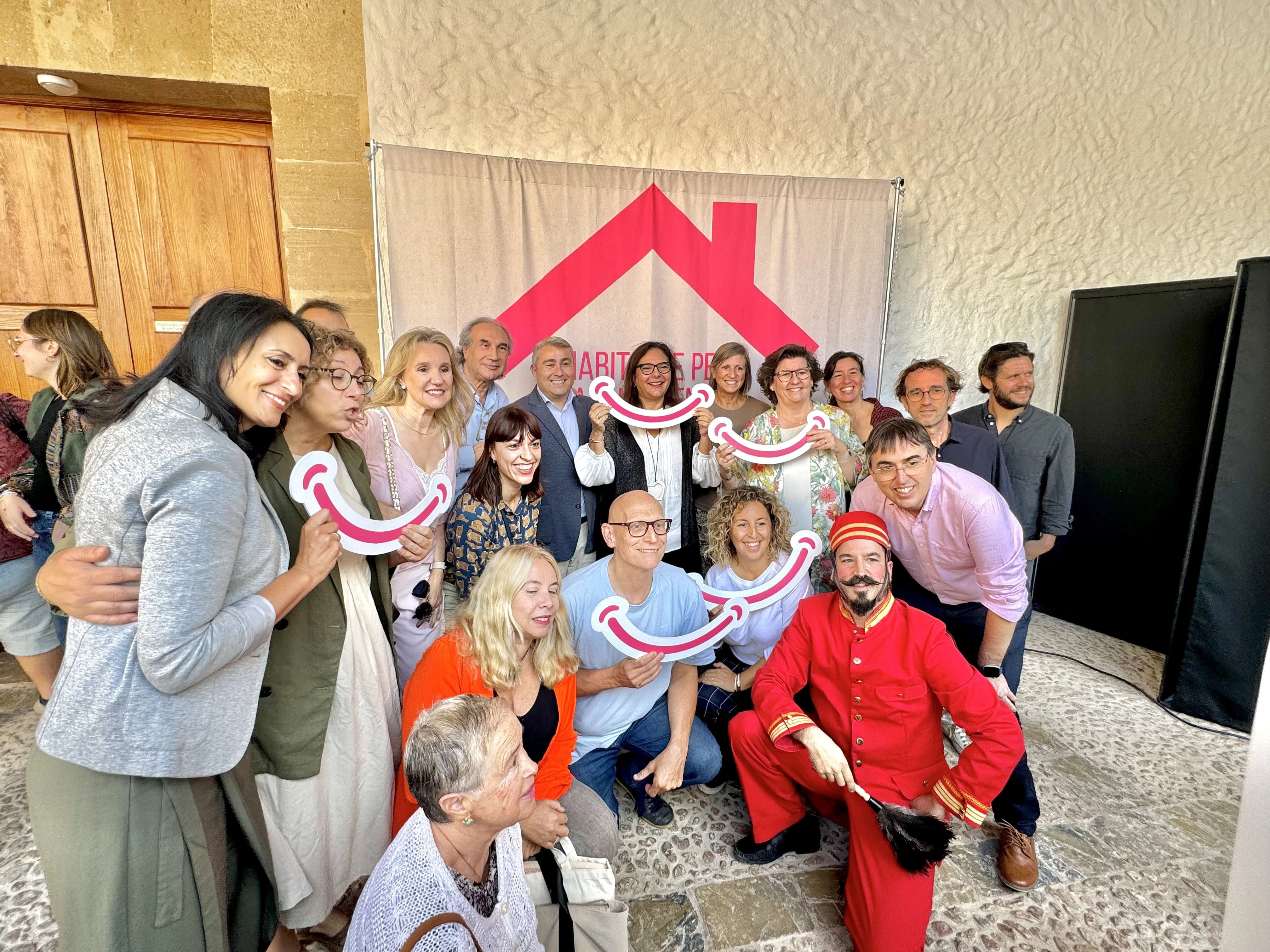 Més de 500 persones reivindiquen el dret a l’habitatge en l’acte del Dia Mundial de la Salut Mental