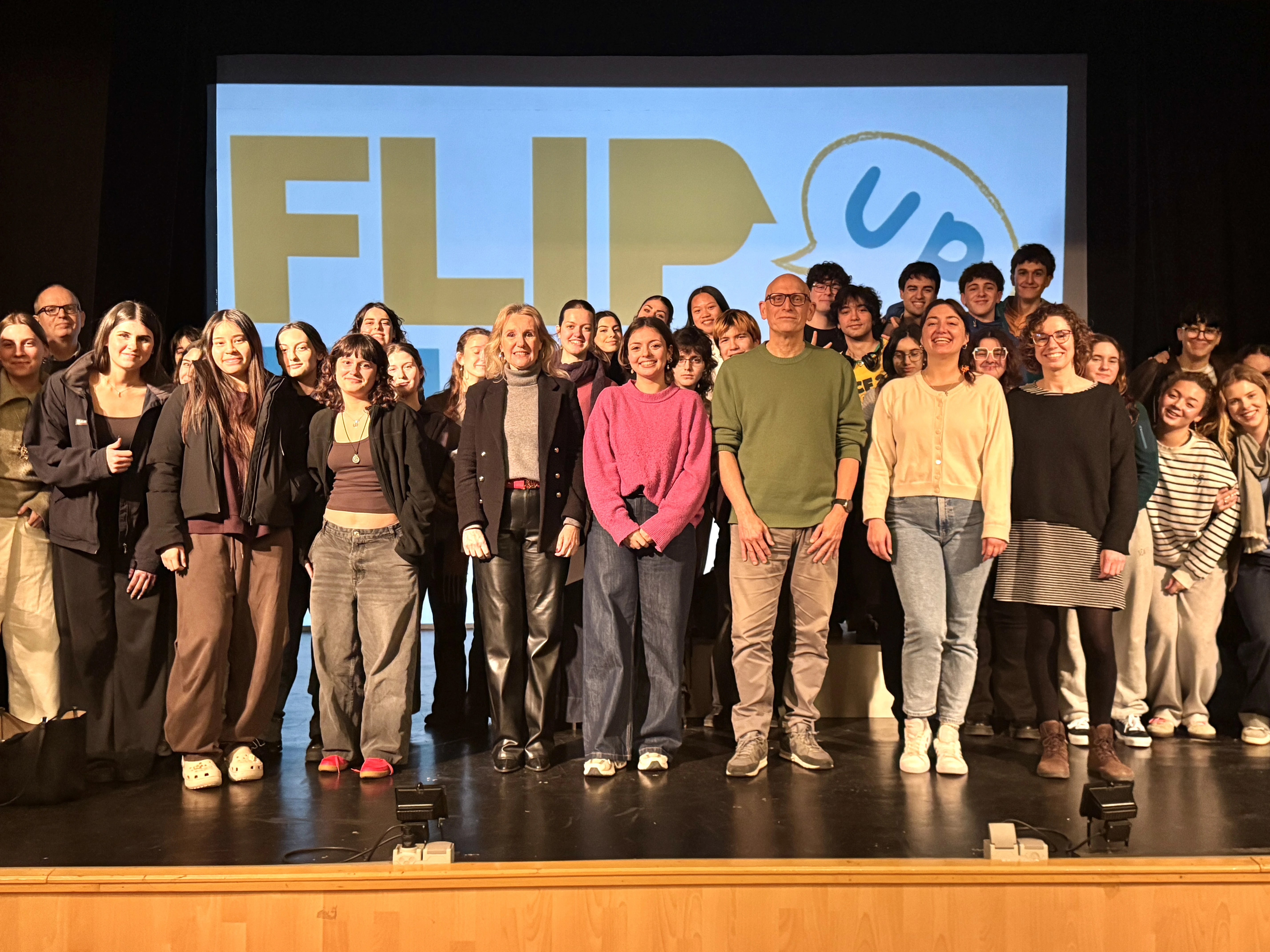 L’alumnat de l’IES Josep Maria Llompart presenta el nou logotip de “Flip Up. Dona la volta a les teves emocions”, el programa de 3 Salut Mental i el Consell de Mallorca